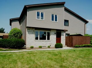 264 Circlegate Rd, New Lenox, IL 60451