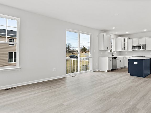 Lovely kitchen and dining area