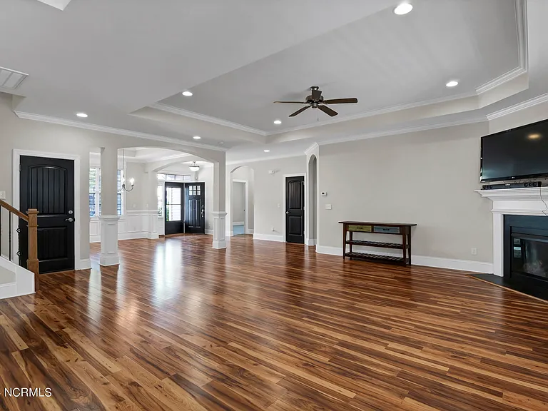 804 Ovates Ln — Photo 8