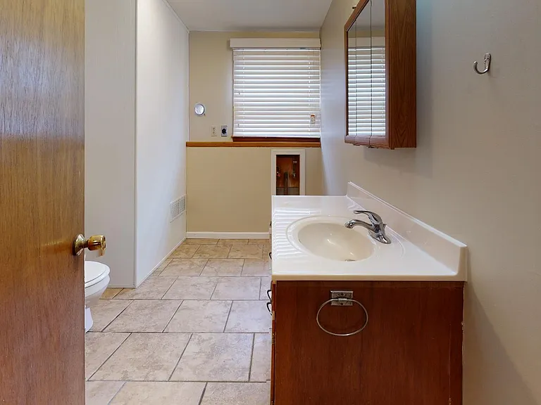 2409 Jackson St — Photo 14