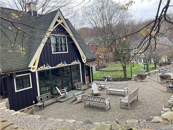 3rd image of 325 Ferdon Ave