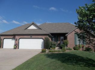 4170 E Crosswinds Ct, Springfield, MO 65809