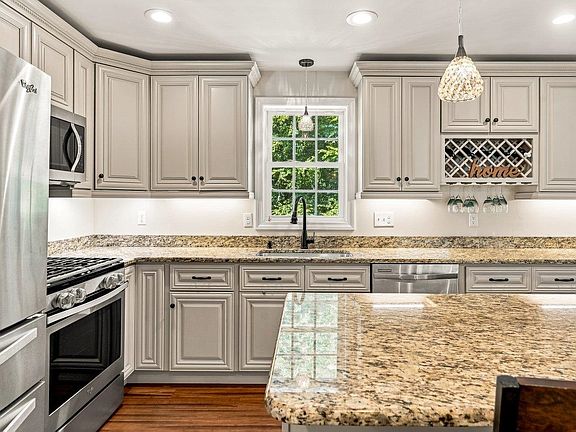 4th image of 195 Ridgetop Lane