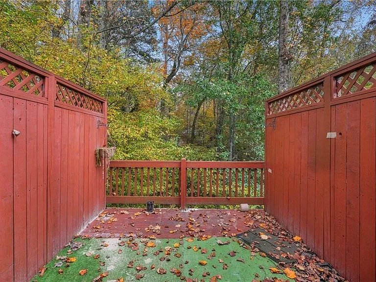 3405 Regent Pl SW — Photo 27