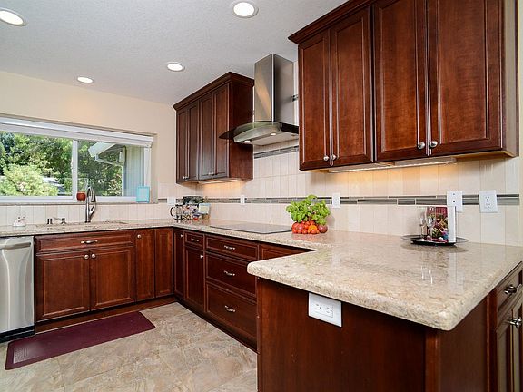 5th image of 8679 Gaines Ave