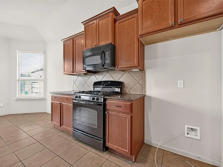9214 Cavalier Ln — Photo 17