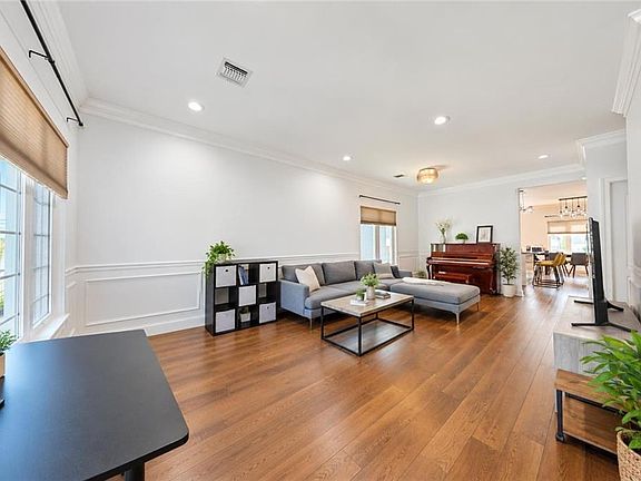 5th image of 14 Chatham St