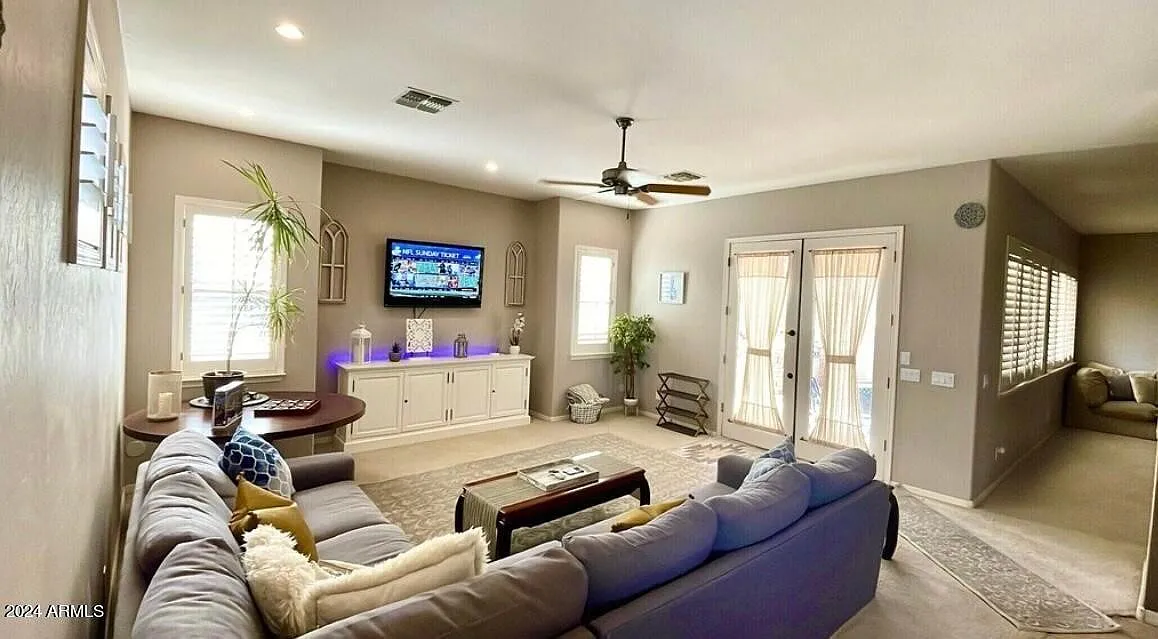 4 bed, 2.5 bath, 2492 sqft, $6,000 — Photo 1