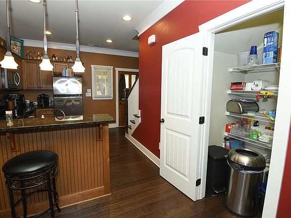 5th image of 650 Dekalb St Unit 1021