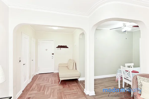Sold by Moda Realty | media 15