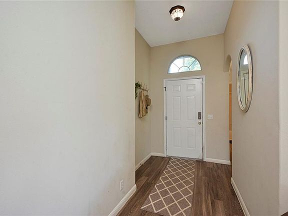 4th image of 310 Dana Dr