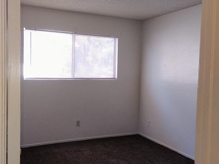 655 W Ashlan Ave #204 — Photo 9