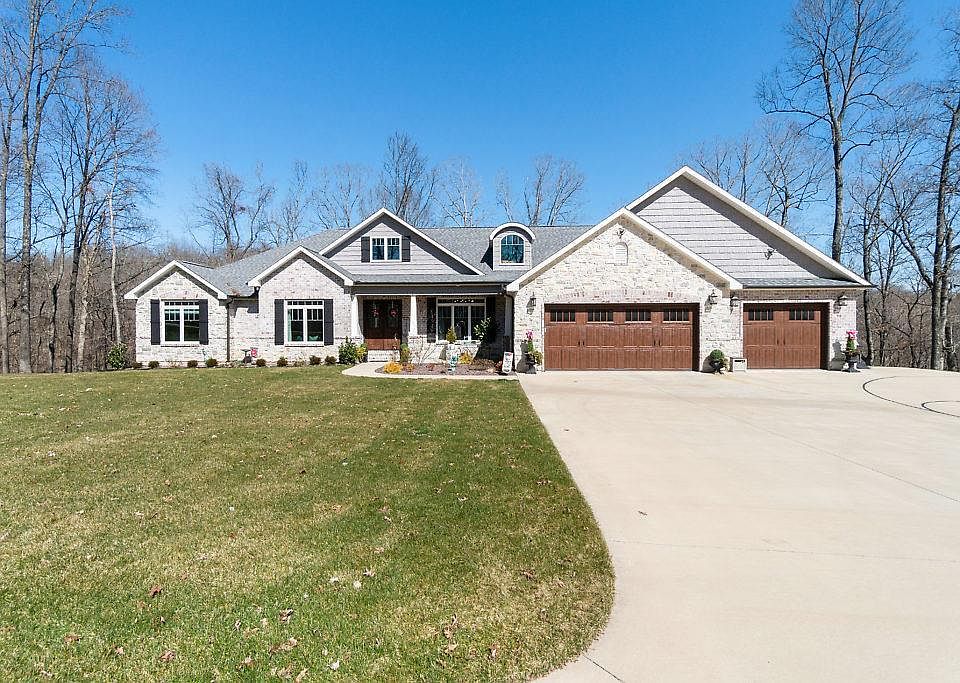 1st image of 571 Hydepark Dr