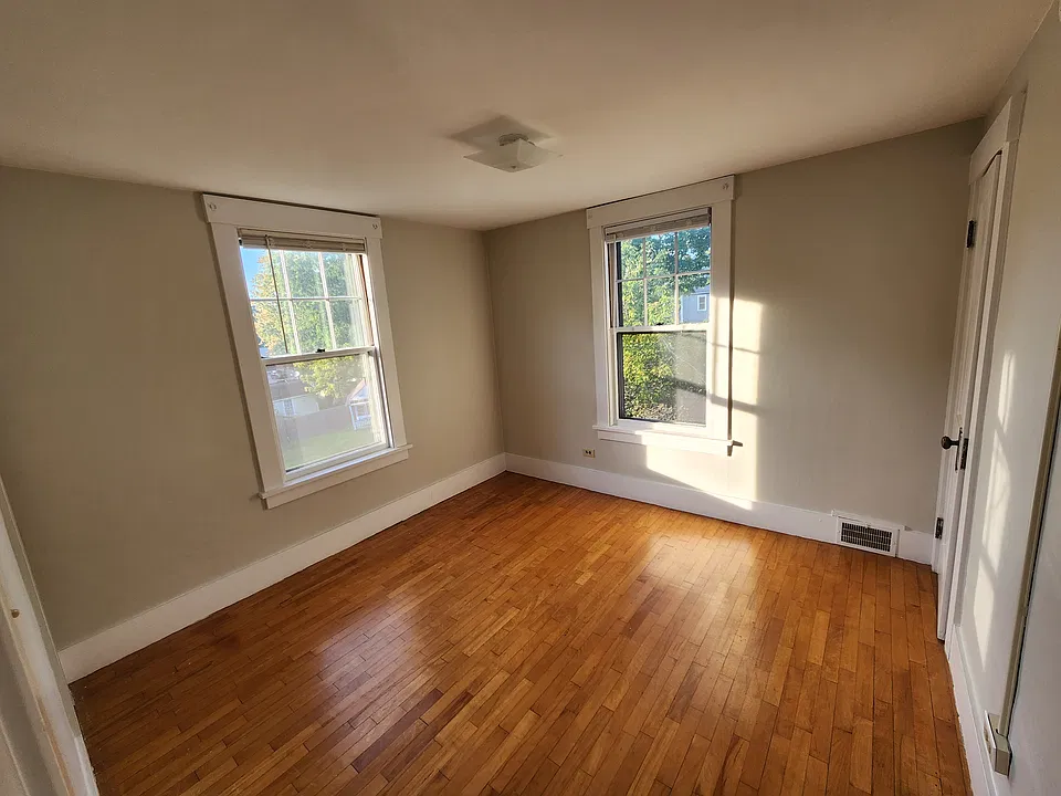 63 Ferris St #2