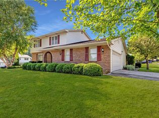 9396 Indian Hills Dr, Clive, IA 50325