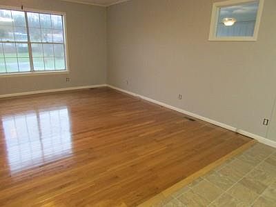 2nd image of 86 Weaver Ave