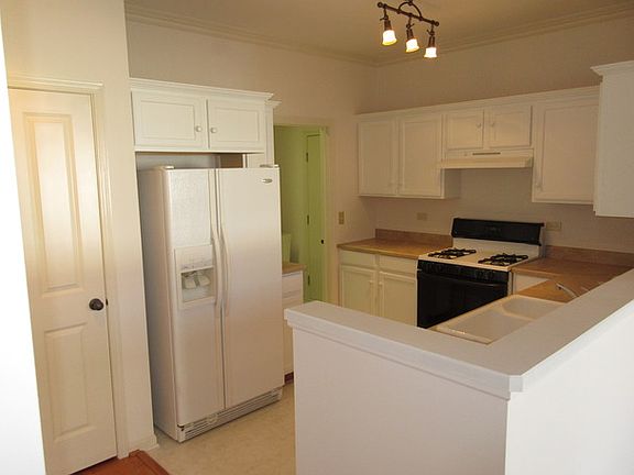 5th image of 13409 Michigan Ave #13409