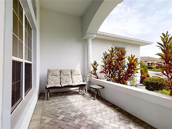 3rd image of 926 Fairhope Ln