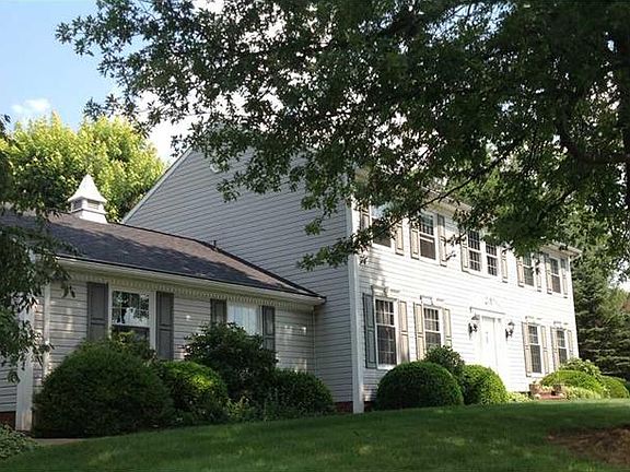 3rd image of 19 Brattleboro Dr