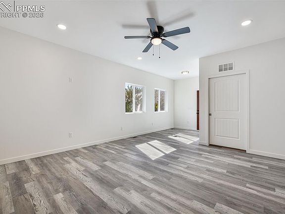 4th image of 20 Pendelton Cir