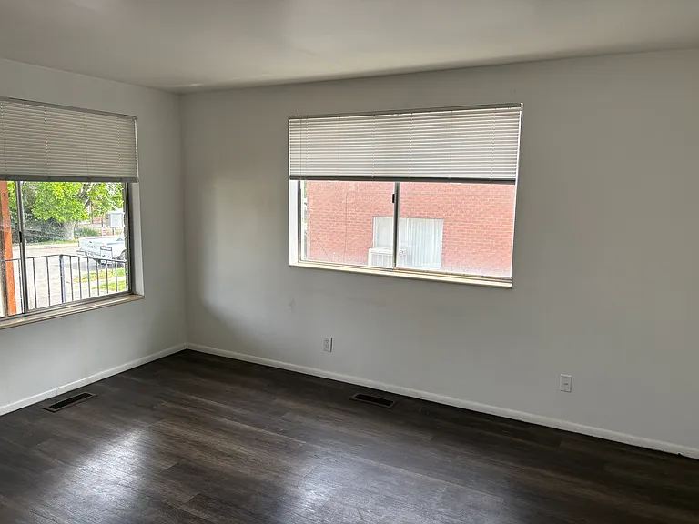 2630 S Windsor Cir #3 — Photo 3