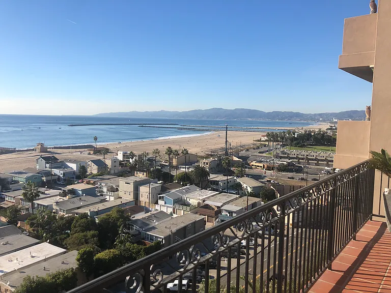 7001 Vista Del Mar Ln — Photo 2