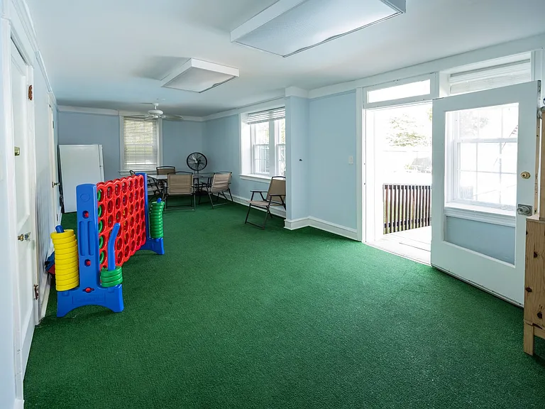Upsal Gardens Apartments- Beautiful historical building with breathtaking charm! — Photo 12