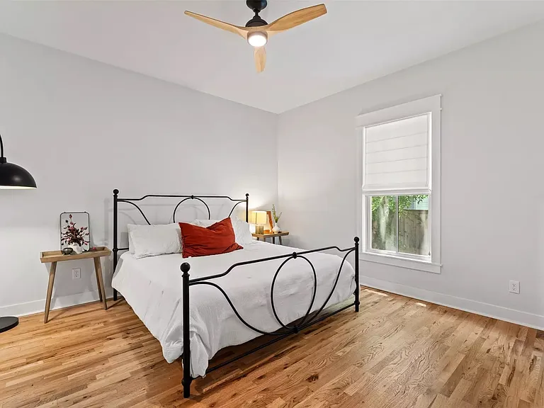 1012 Burnett Ave — Photo 23