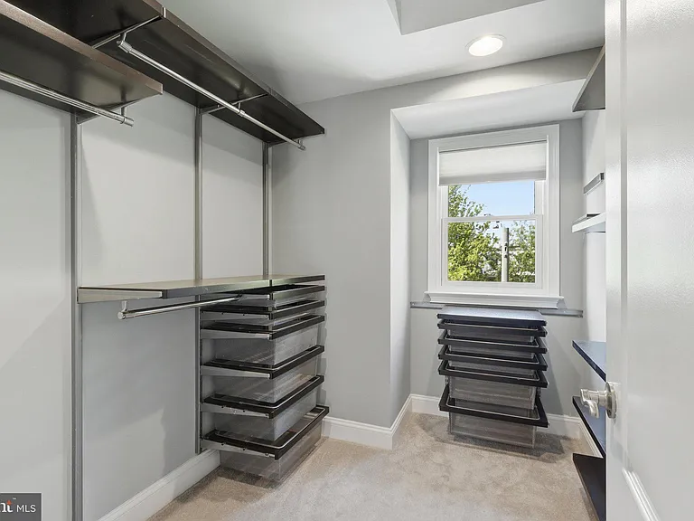 1302 Duke St — Photo 32