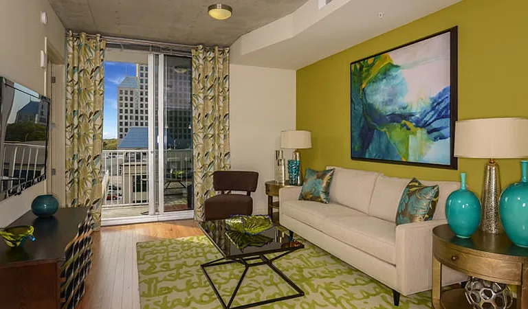 Skyhouse Orlando — Photo 28