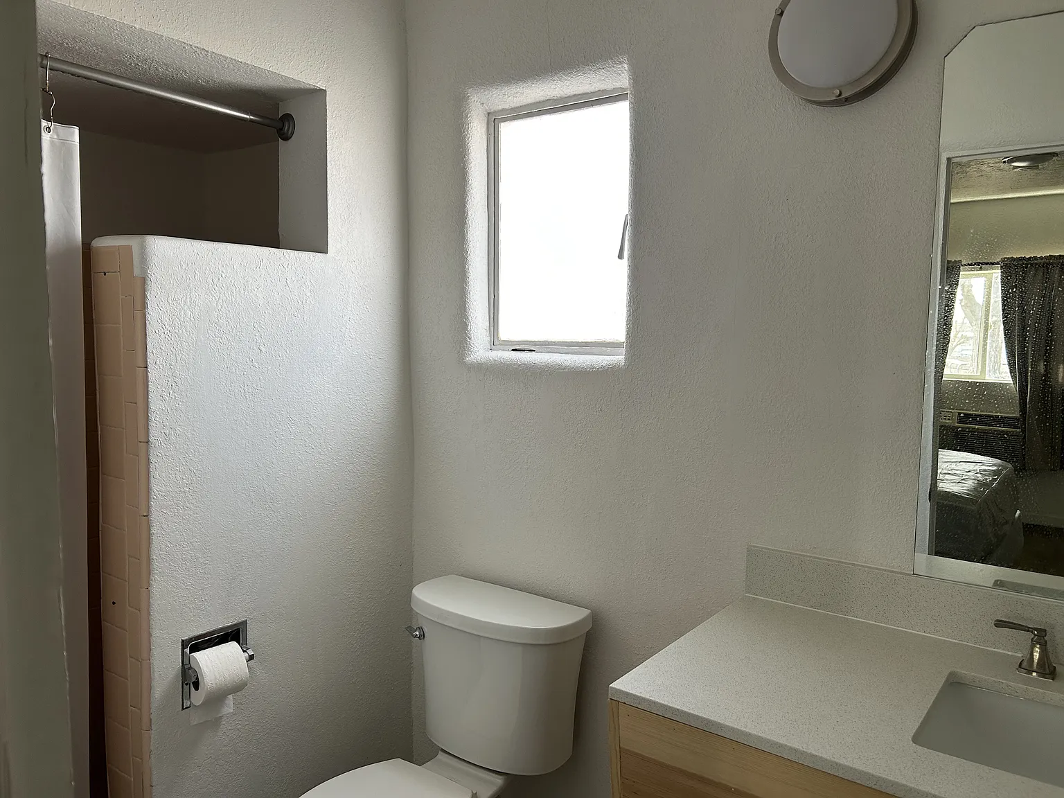 Studio, $750 — Photo 4