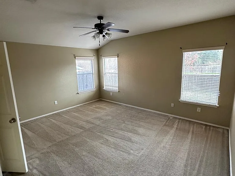 2219 Memory Ln — Photo 2