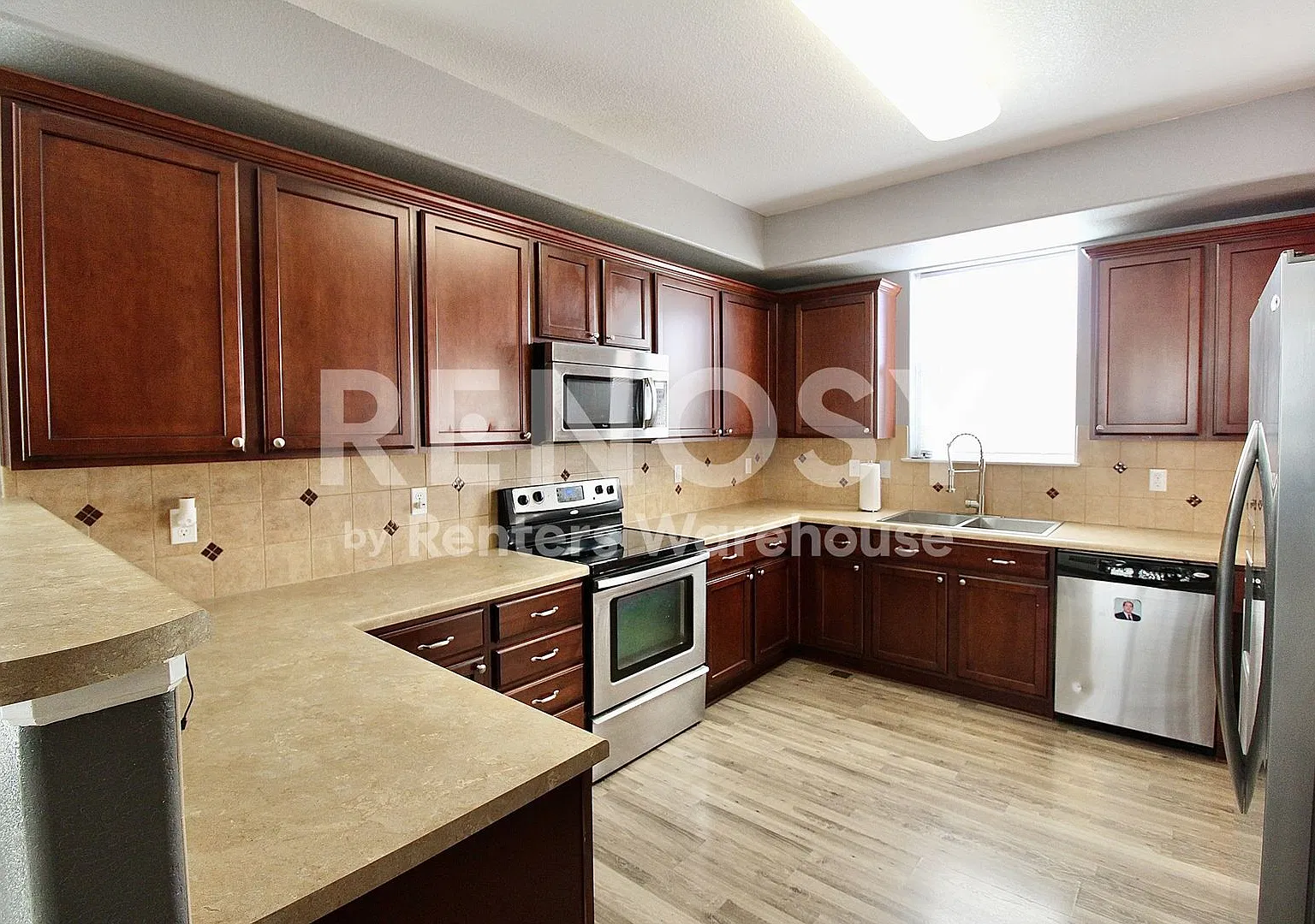 2347 Basil St 4 BR, 2.5 BA with yard — Photo 4