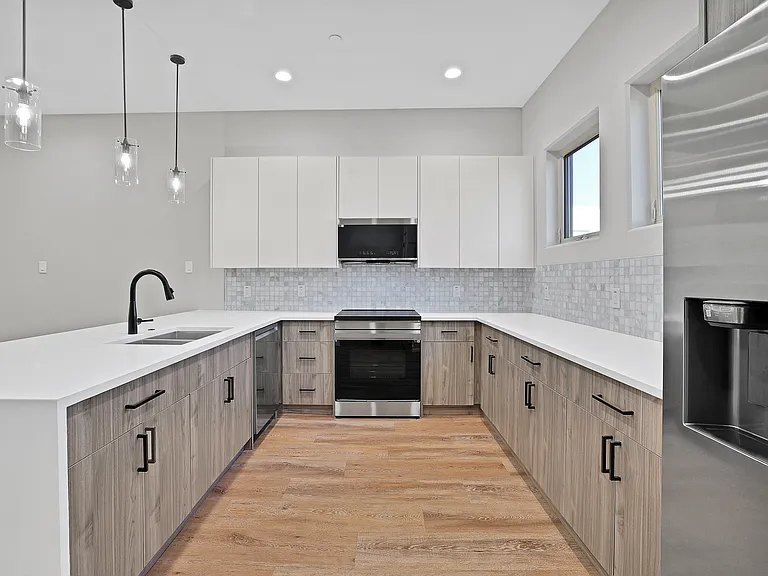 2815 Weisenberger St #201 — Photo 7