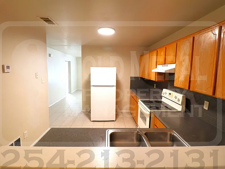 3402 Hereford Ln — Photo 5