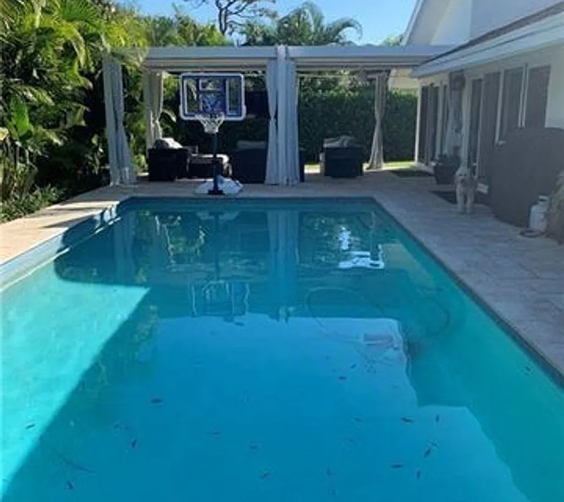 2375 NW 31st St