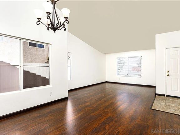4th image of 31331 Bradford St