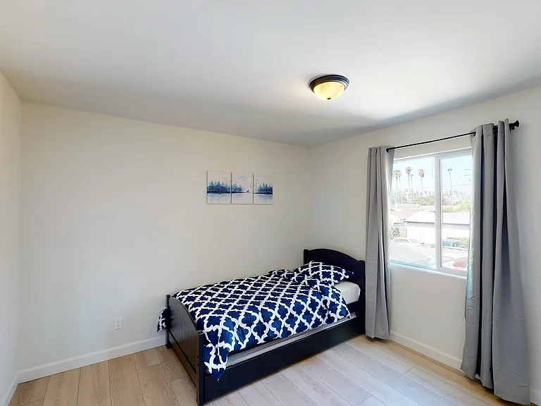 1857 W Slauson Ave — Photo 10