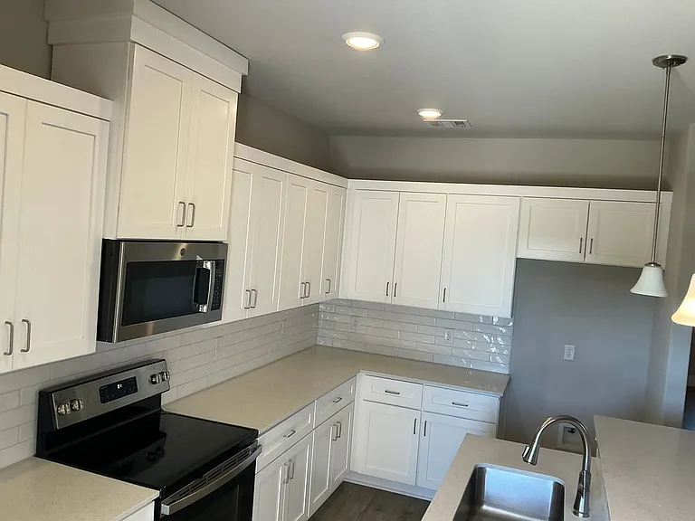 640 The Cottages Dr — Photo 10