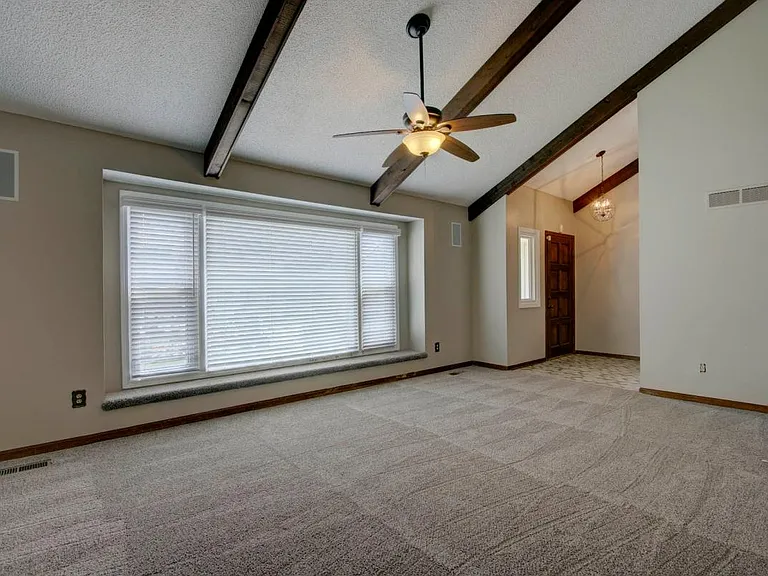 11805 Rosehill Rd — Photo 4