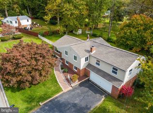 3 Woodcrest Ln, Malvern, PA 19355
