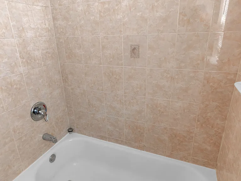 13 Lisa Ct #2 — Photo 8