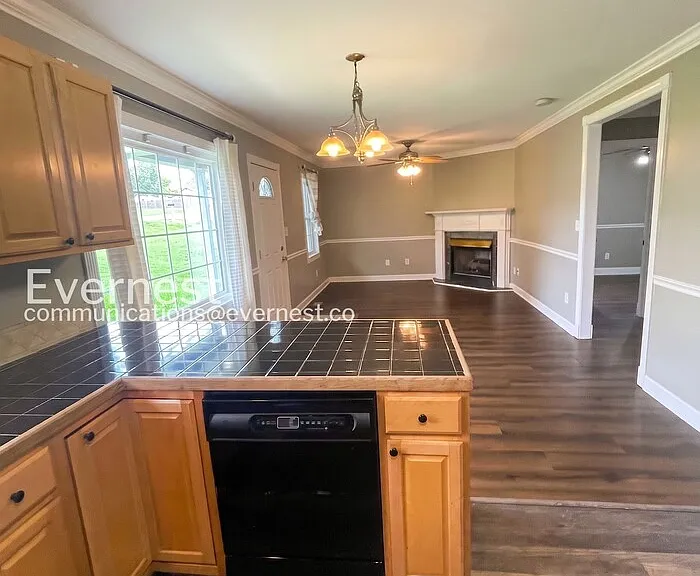 2249 Maplecrest Dr — Photo 6