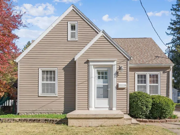 811 Hammond Ave, Waterloo, IA 50702