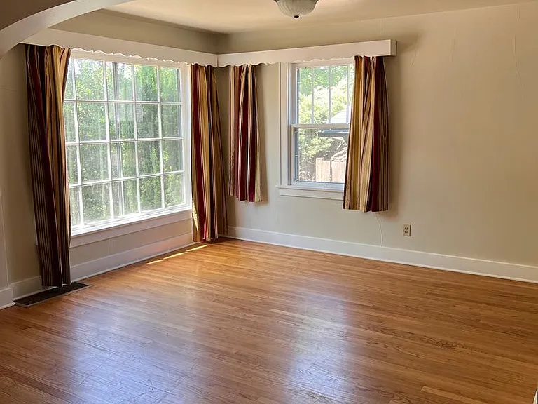 1455 NW Harrison Blvd — Photo 4
