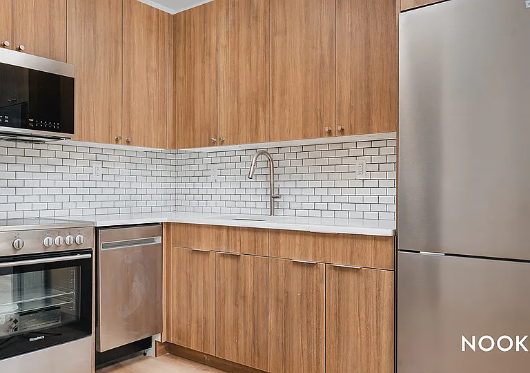 68 Gold St #4P — Photo 3