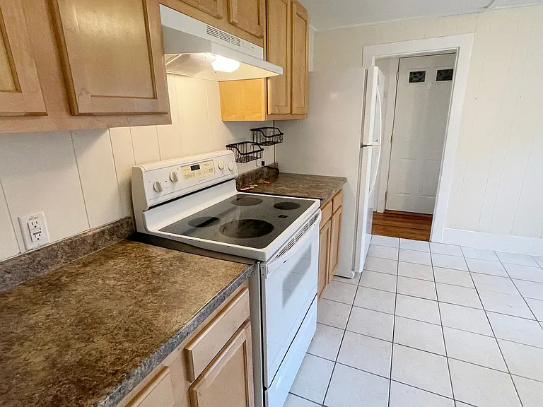 6 Maple St — Photo 9