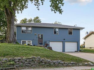 8121 Corby St, Omaha, NE 68134