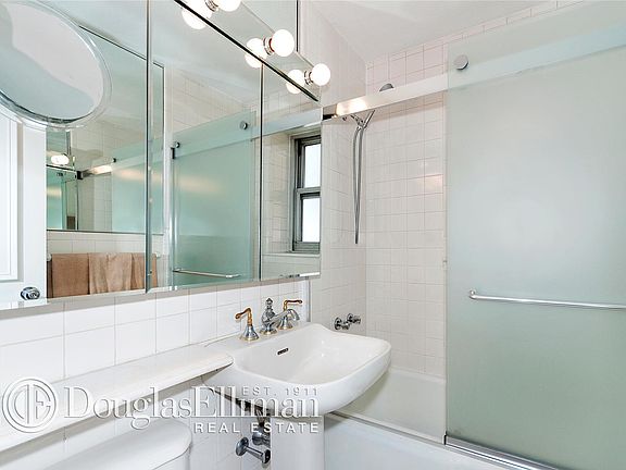 3rd image of 205 3rd Ave APT 6S