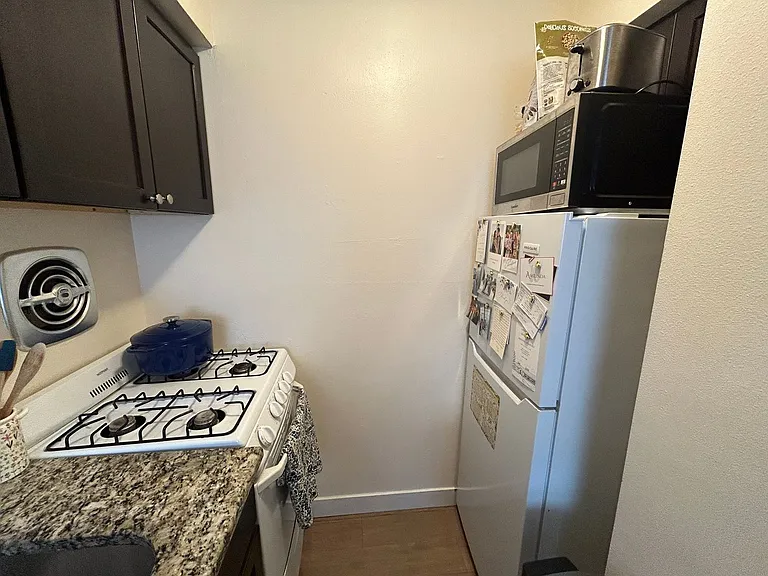 1535 N Van Buren St — Photo 16